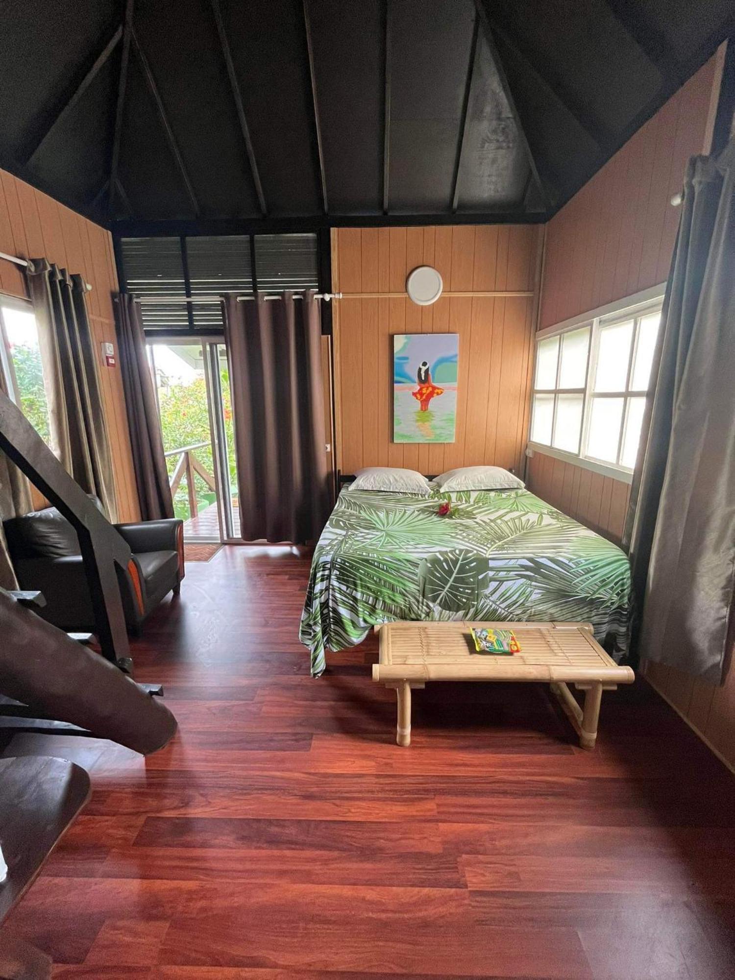 Pension Hibiscus Taha'A Vaitoare  Buitenkant foto