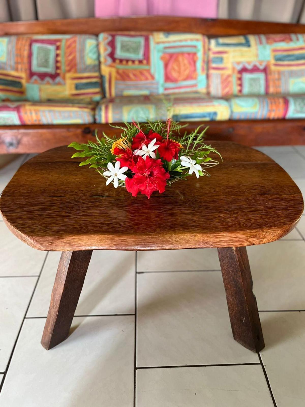 Pension Hibiscus Taha'A Vaitoare  Buitenkant foto
