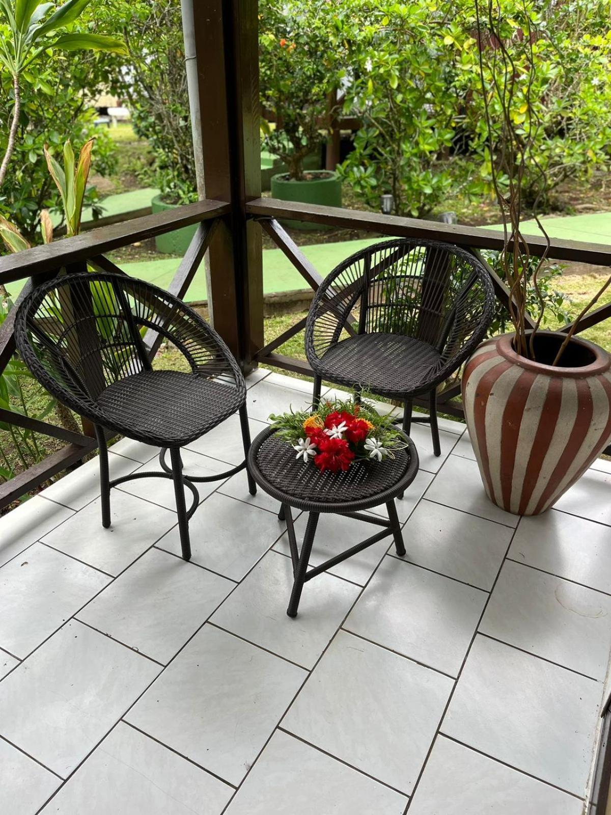 Pension Hibiscus Taha'A Vaitoare  Buitenkant foto