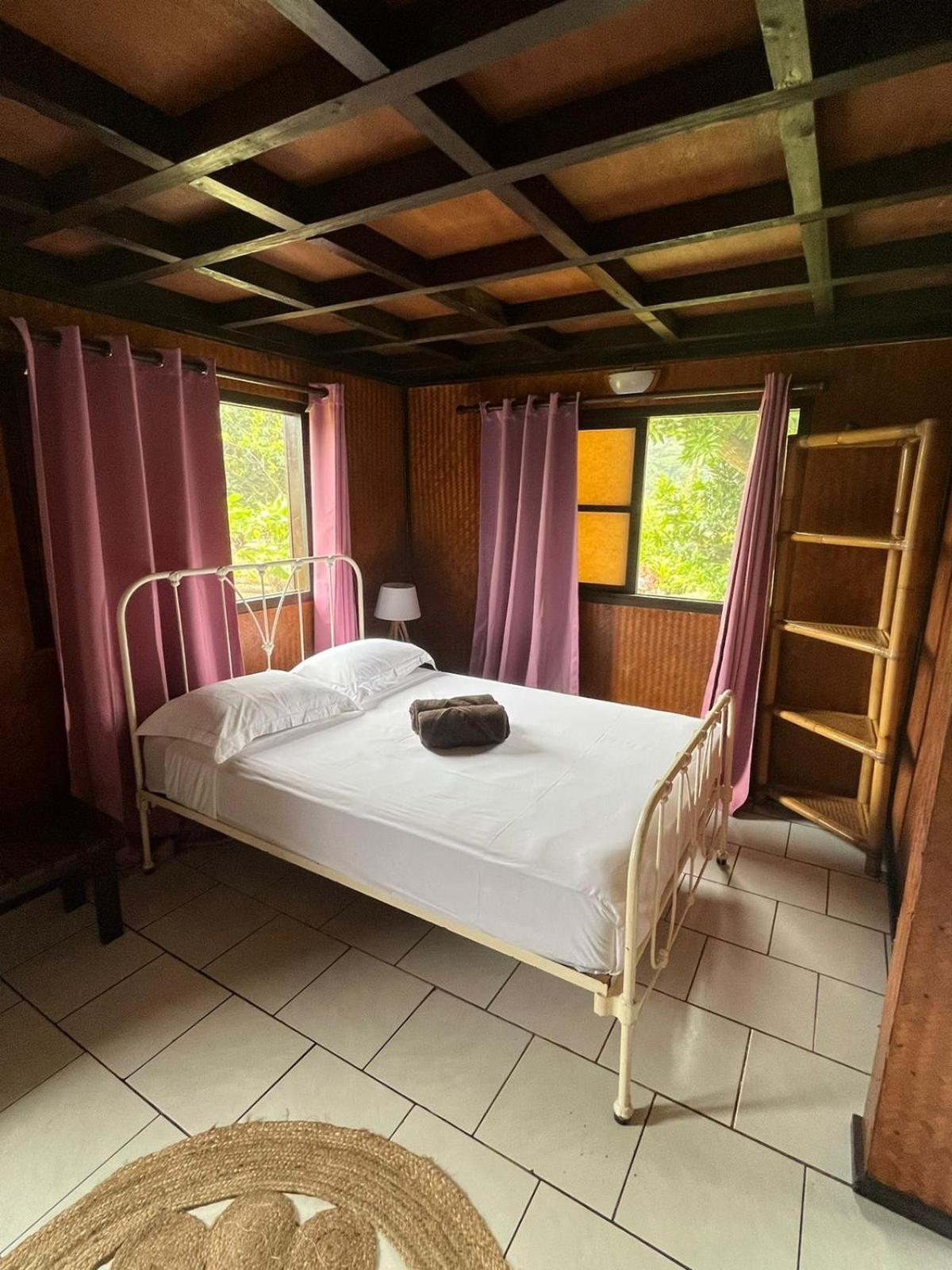 Pension Hibiscus Taha'A Vaitoare  Buitenkant foto